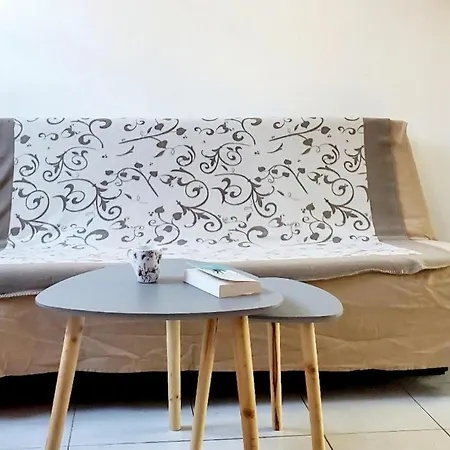 Lovely In With Kitchen Holiday home *
